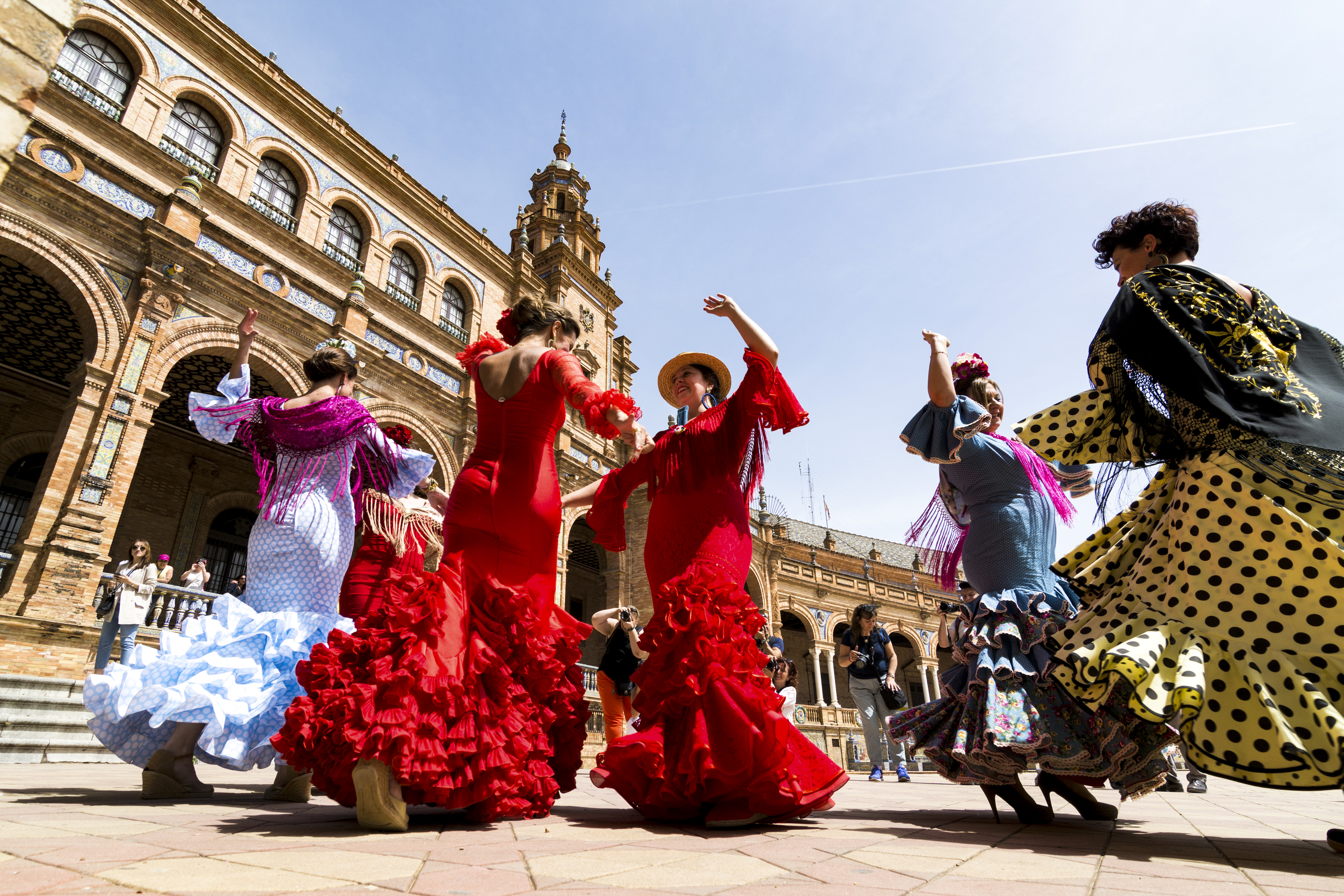 Best spain. Андалусия фламенко. Севилья фламенко. Испания коррида и фламенко. Испания карнавал фламенко.