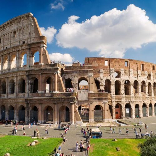 Study food culture in Italy, learn how to make traditional Italian dishes, take in the historic sites of Rome, and wander along the canals of Venice. Receive language and culinary training from renowned institutions. Summer study abroad in Italy, the Colosseum